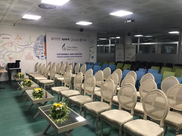 Seminer Organizasyonu Rehberi: Programı Aksatmayan Kurulum, Coffee Break Catering ve Kokteyl İkram Planı