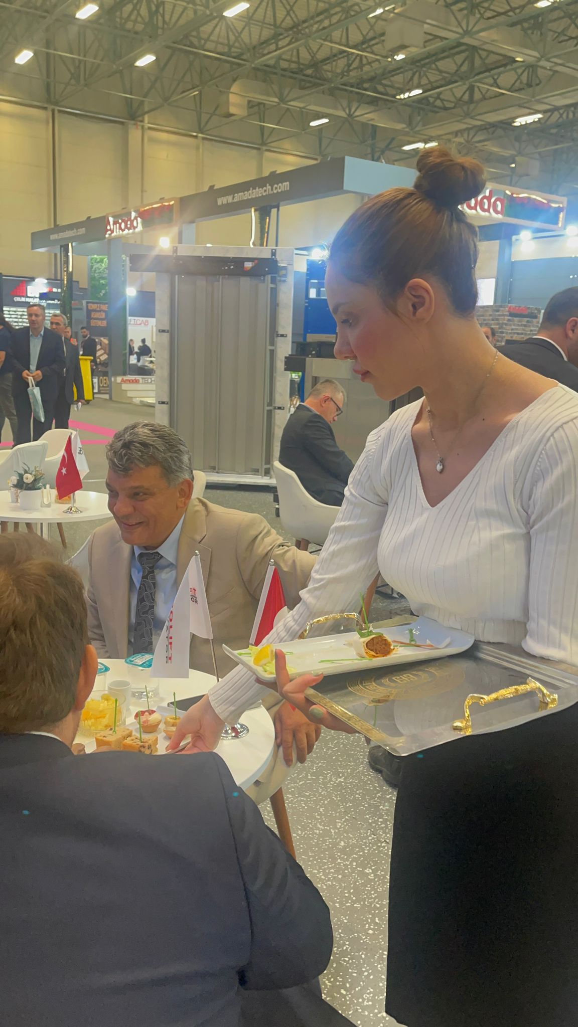 IFM Surtech Eurasia Fuar Catering – Stand Hostesi, Manken ve Garson Hizmeti