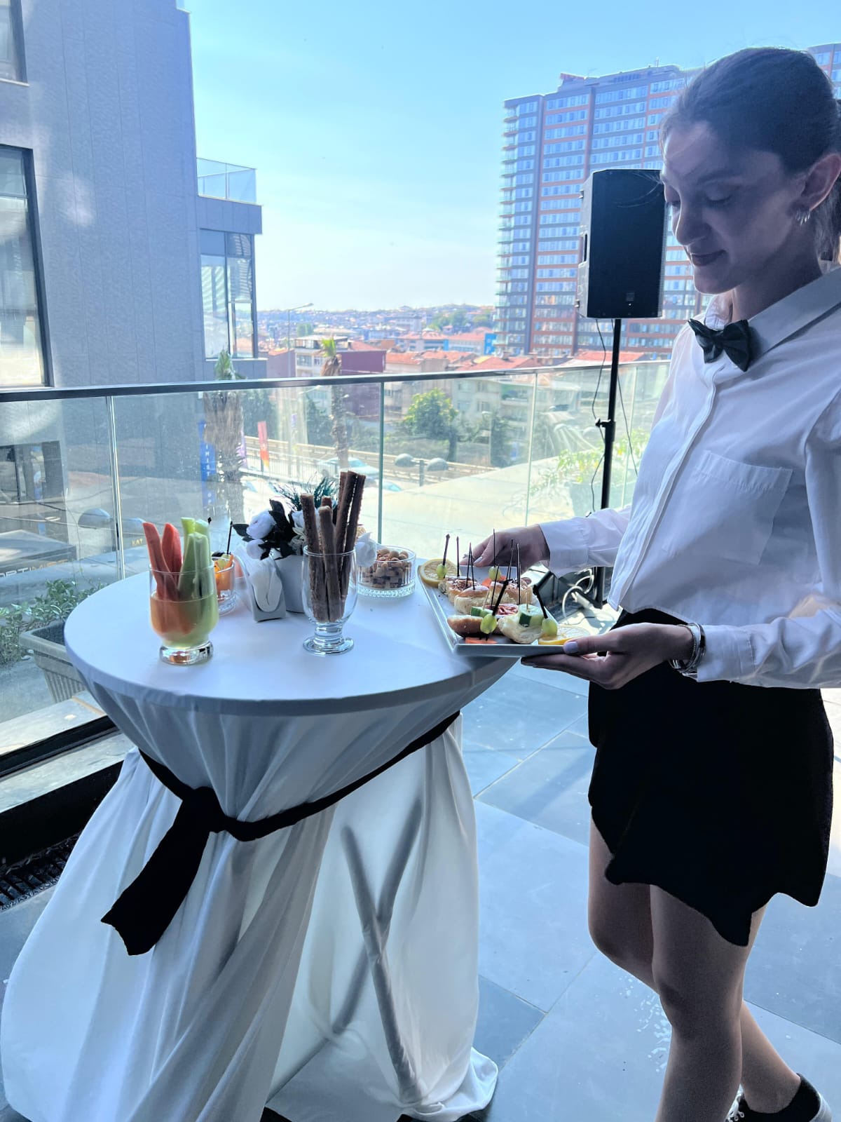 Avantajlı Açılış Paketi: 7 Bistro, 50 Kişilik İkram ve Profesyonel Servis 24.900 TL
