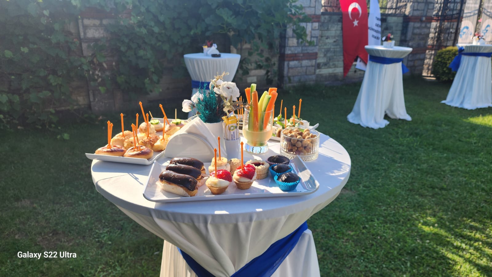Evde Catering Fiyatları 2026 | Yemekli Menü 900 TL + KDV, Kokteyl Paketleri 24.900 TL’den