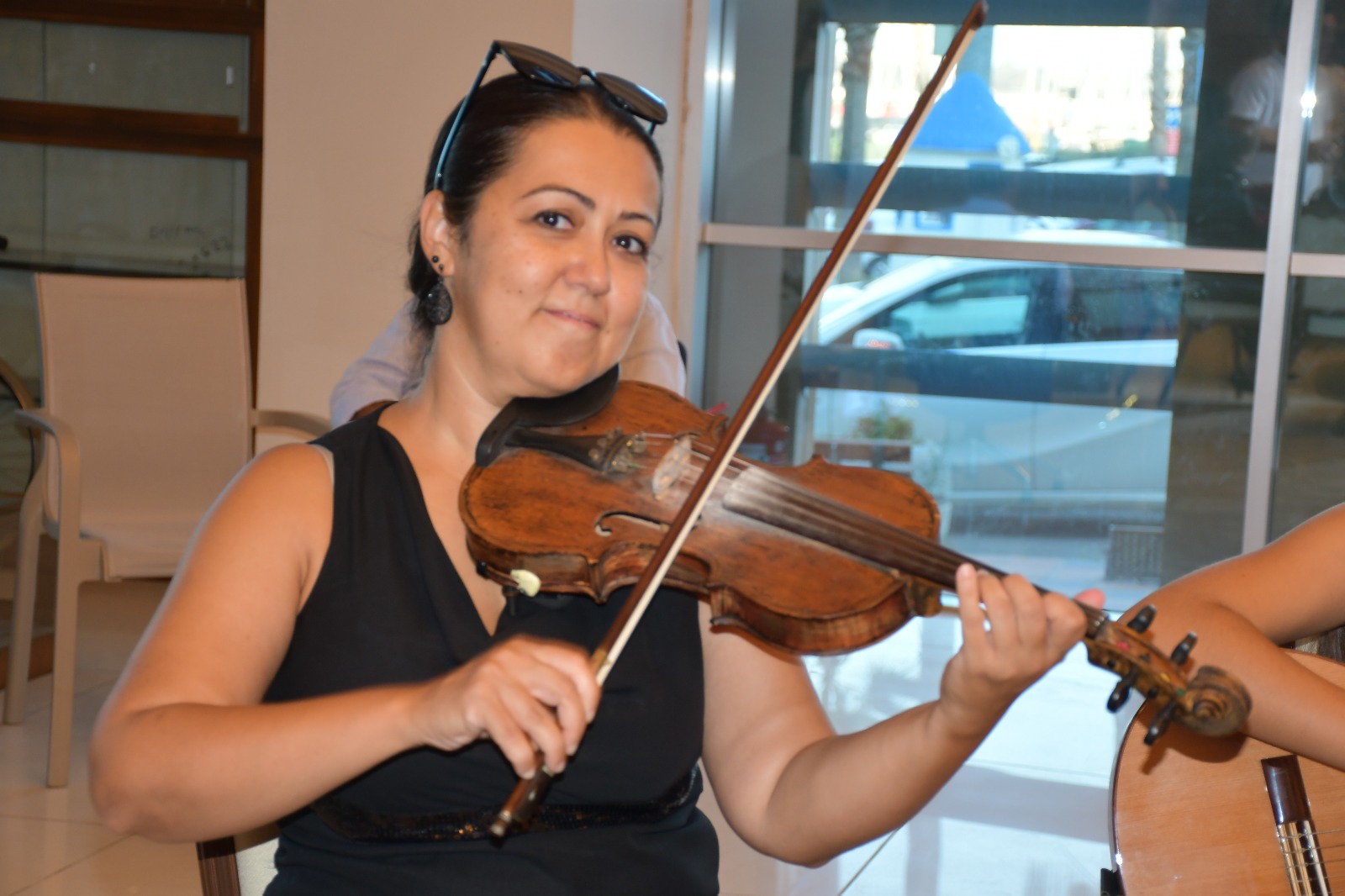 Kemancı Kiralama İstanbul: Davetinize İlk Notalarda Prestij Katan Canlı Müzik Deneyimi