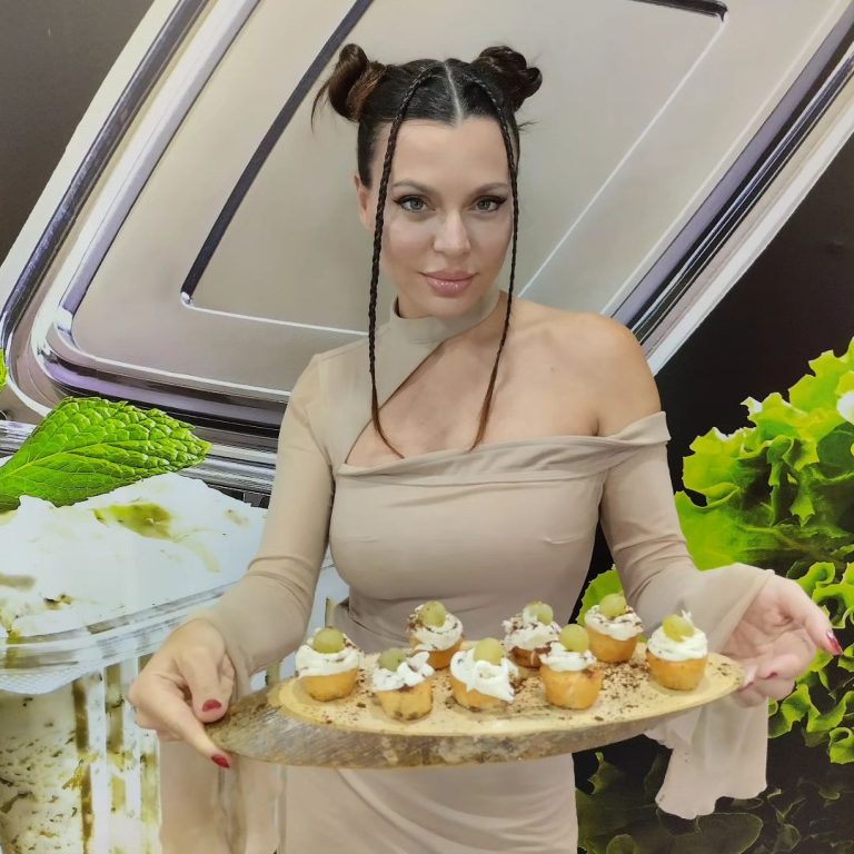 TÜYAP Fuarında Catering ve Hostes Hizmetiyle Standınızı Yoğun İlgi Gören Bir Deneyim Alanına Dönüştürün