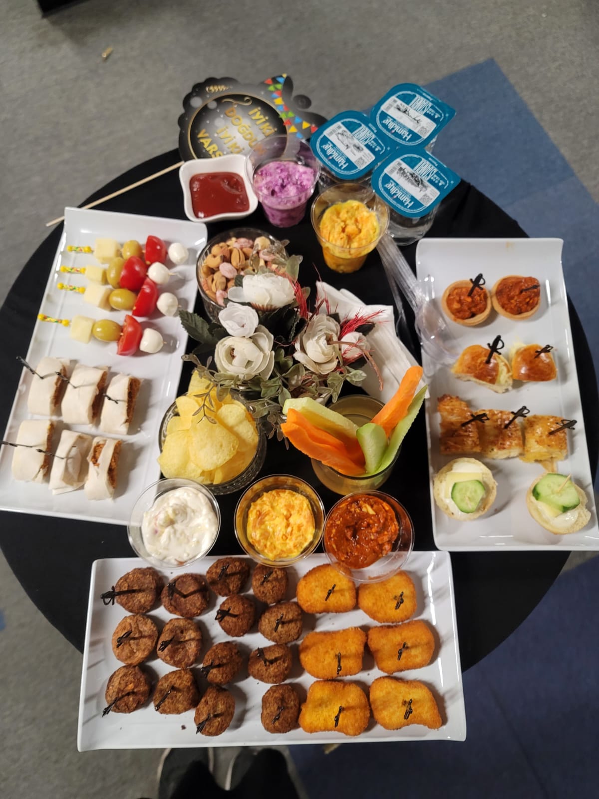 Bağcılar’da Kokteyl Catering Organizasyonu ile Misafirlerinize Dengeli, Estetik ve Unutulmaz Deneyim Sunun