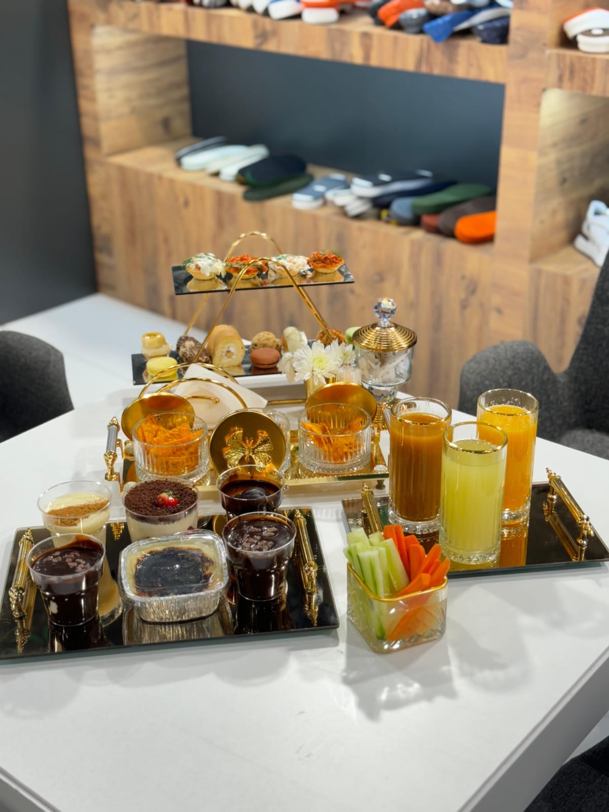 Fuar Catering Hizmeti Standınızda Neyi Dönüştürür? Ziyaretçiyi İçeride Tutan Akış ve İkram Stratejileri