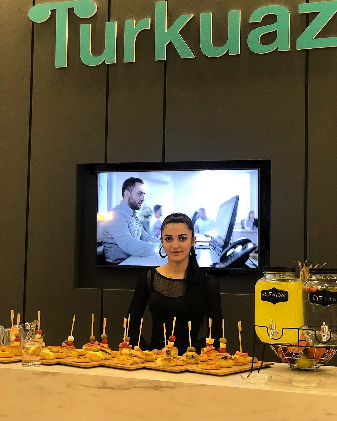 Fuar Etkinlikleri için Catering, Hostes ve Tanıtım Personeli ile Marka Gücünüzü Sahaya Yansıtın
