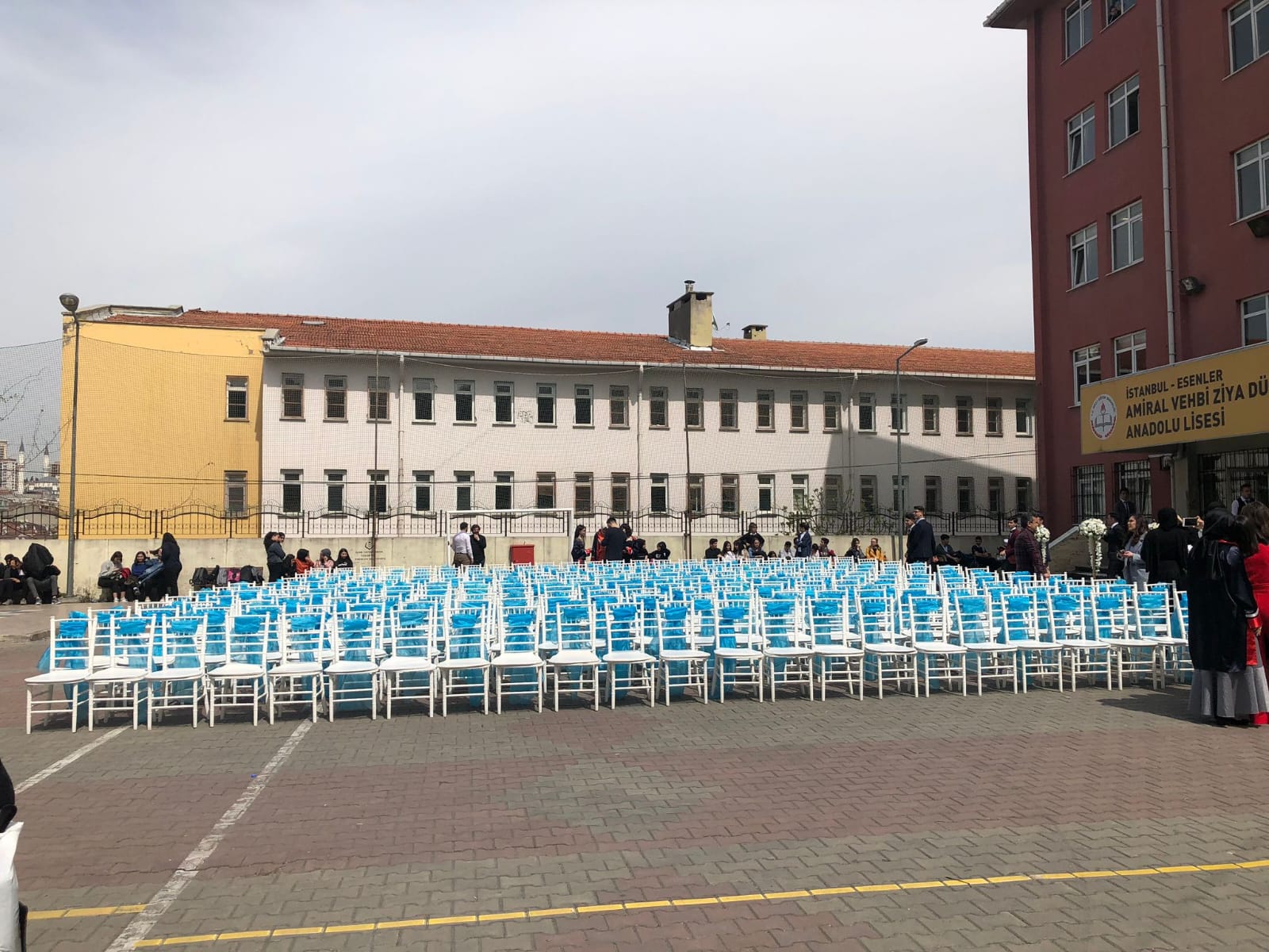 Ümraniye’de Mezuniyet Organizasyonu ile Unutulmaz Kep Törenleri ve Davetler Hazırlayın