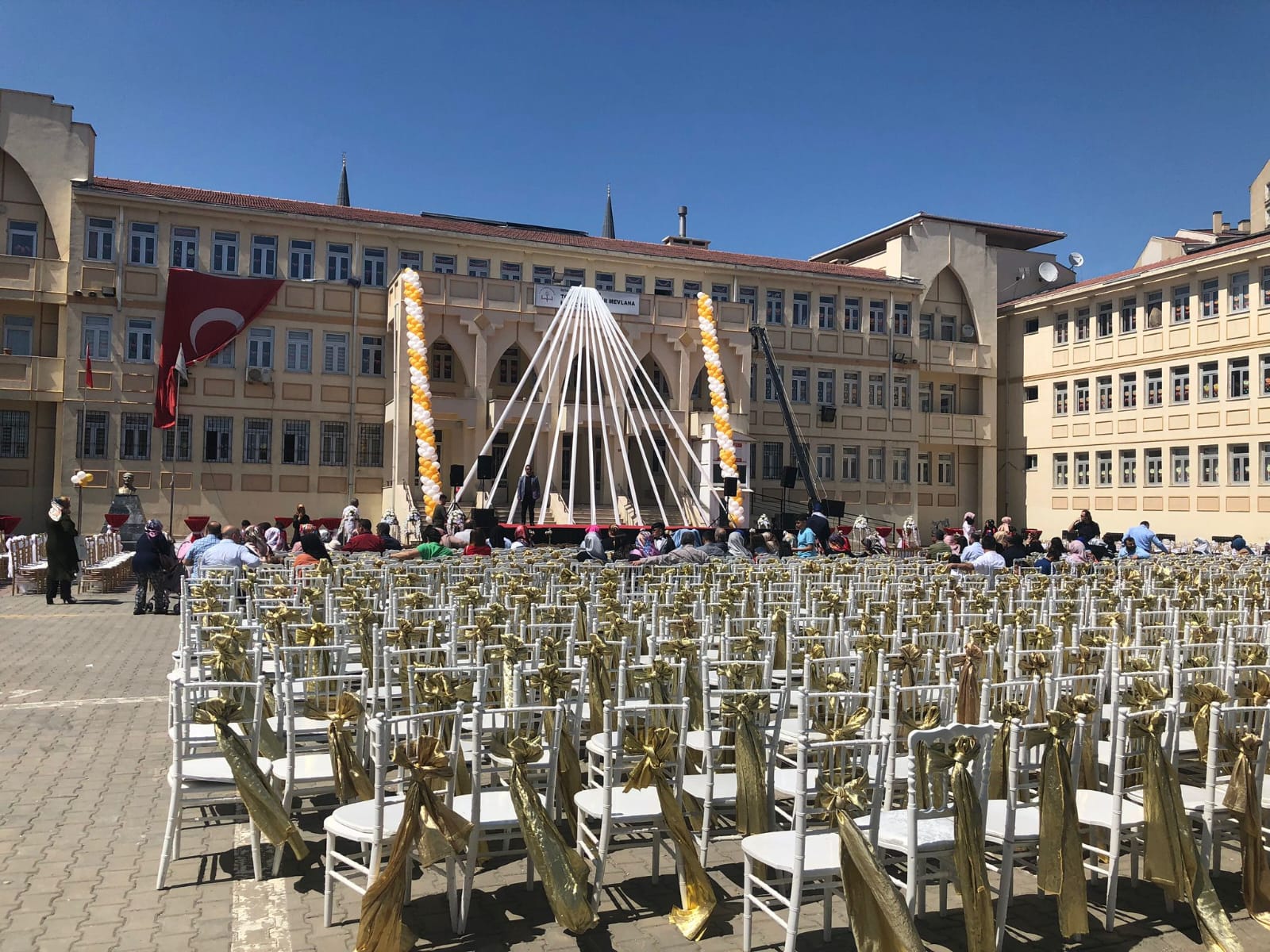 Bakırköy’de Mezuniyet Coşkusunu Profesyonel Organizasyon ve İkram Hizmetiyle Taçlandırın
