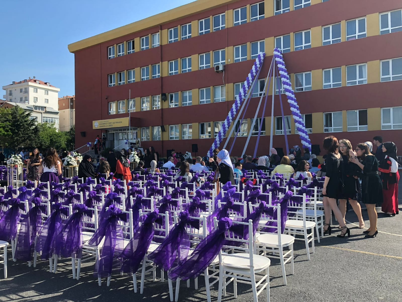 Maltepe Mezuniyet Organizasyonu ile Öğrenci Kutlamalarında Eksiksiz Hizmet