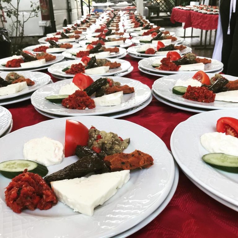 Bakırköy’de Catering Çözümleri ile Davetlerinizi Etkileyici ve Konuşulan Organizasyonlara Dönüştürün