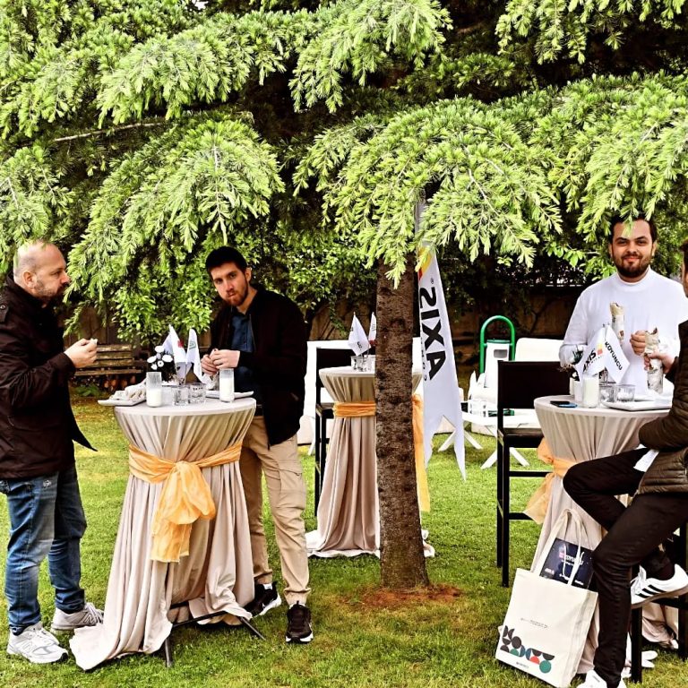 Toplantı İkramları ve Catering Hizmetiyle Misafir Memnuniyetini Artıran Küçük Ama Güçlü Dokunuşlar Nelerdir?