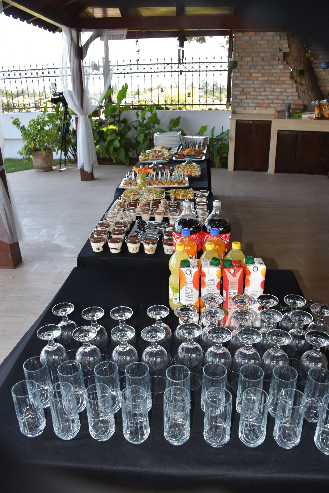 Kokteyl Catering ile Davet Organizasyonu: Misafirlerin Hemen Fark Ettiği Özen, Ritm ve Konfor Ayrıntıları