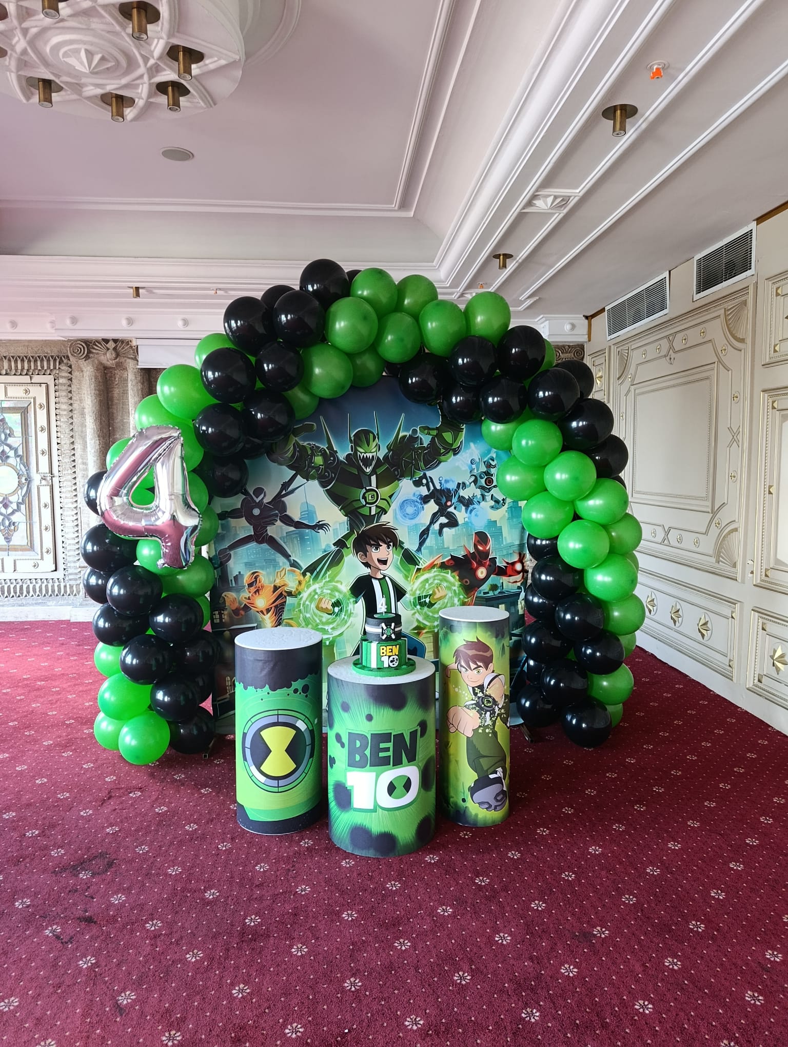 Sarıyer’de Balon Süsleme ile Minimal ve Şık Organizasyon Tasarımları Oluşturun