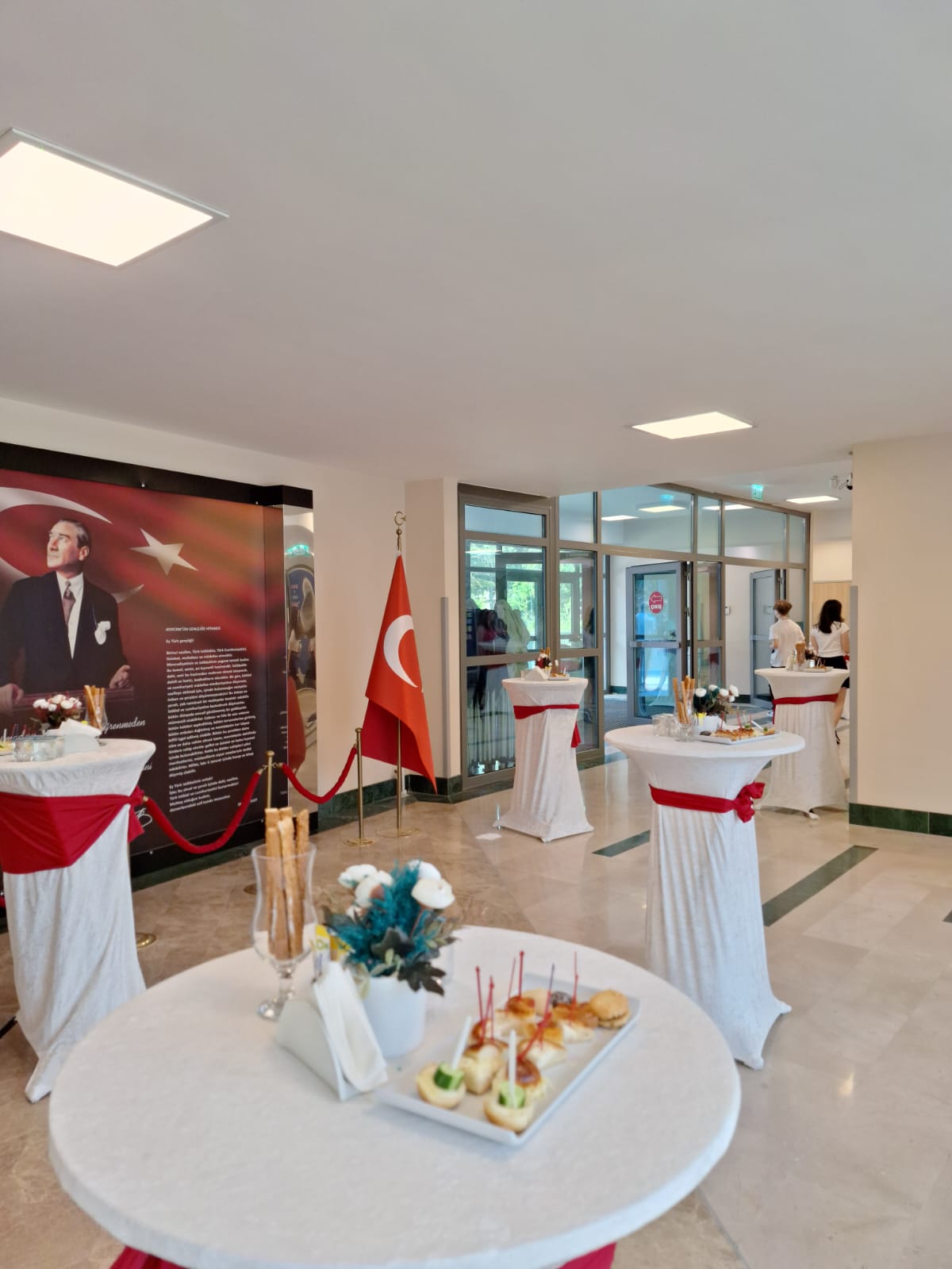 Kadıköy’de Mezuniyet Organizasyonu Hizmetiyle Eğlenceyi Profesyonel Şekilde Yaşayın