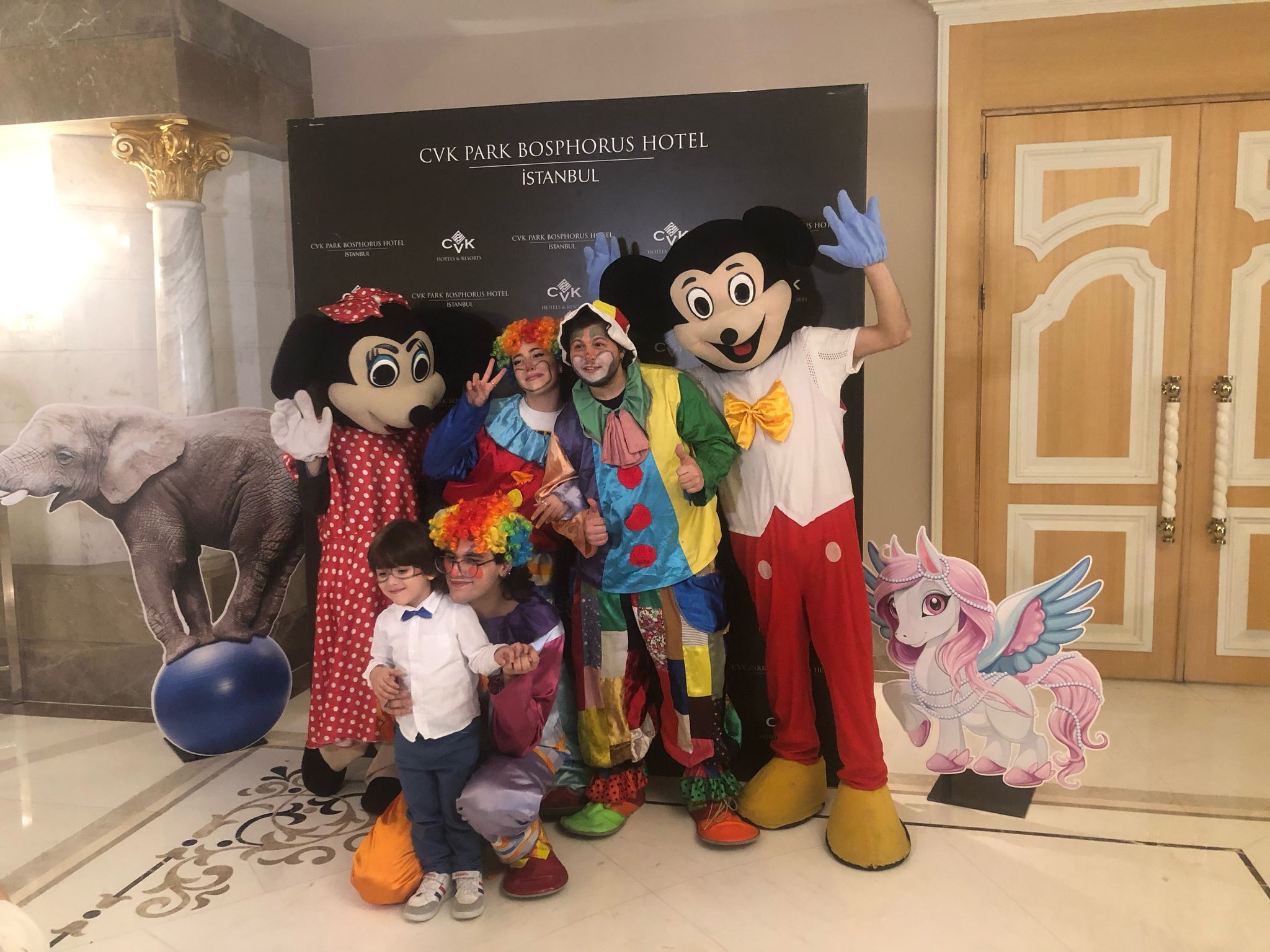 İstanbul Profesyonel Çocuk Eğlence Paketi Palyaço Mickey Mouse Minnie Mouse 17.500 TL