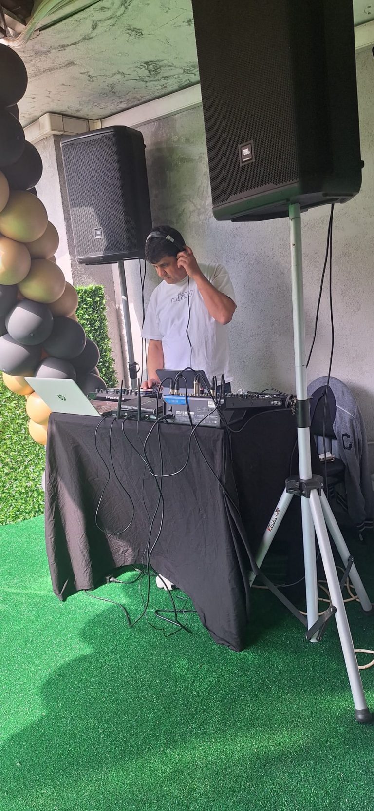 Dans Garantili DJ Kiralamalı Canlı Müzik Grubu İle Doğum Günü Kokteyl Partisi
