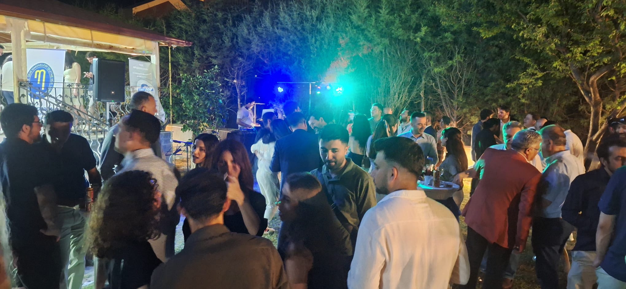 Her Şey Dahil Villa Parti Organizasyonu: DJ, Ses, Işık ve 50 Kişilik Kokteyl 45.900 TL